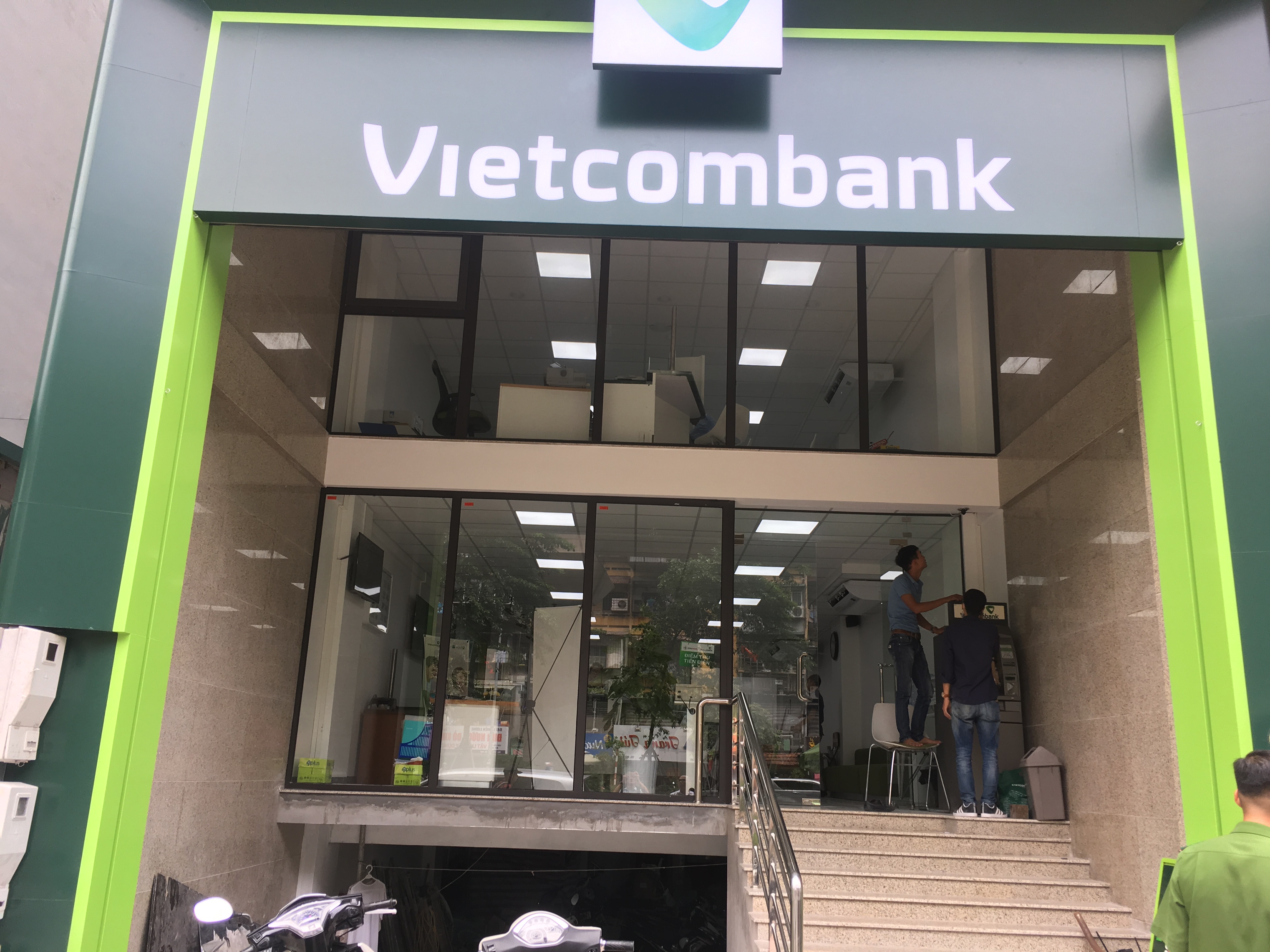 LẮP ĐẶT ĐIỀU HÒA TRUNG TÂM: VĂN PHÒNG VIETCOMBANK